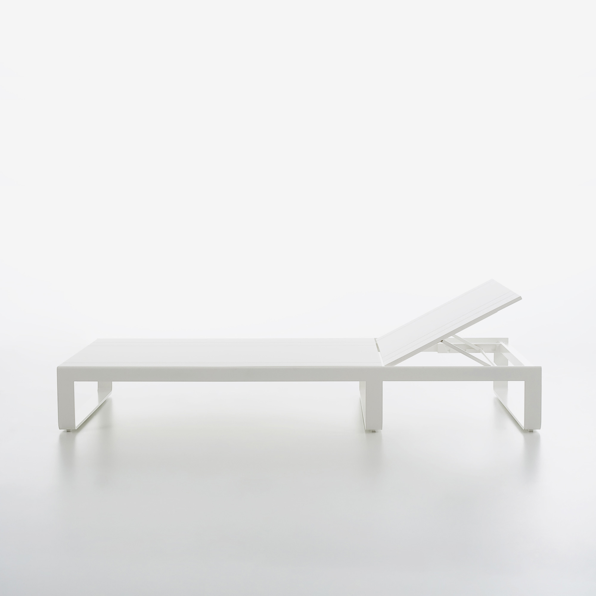 Flat Bed by Mario Ruiz for Gandia Blasco