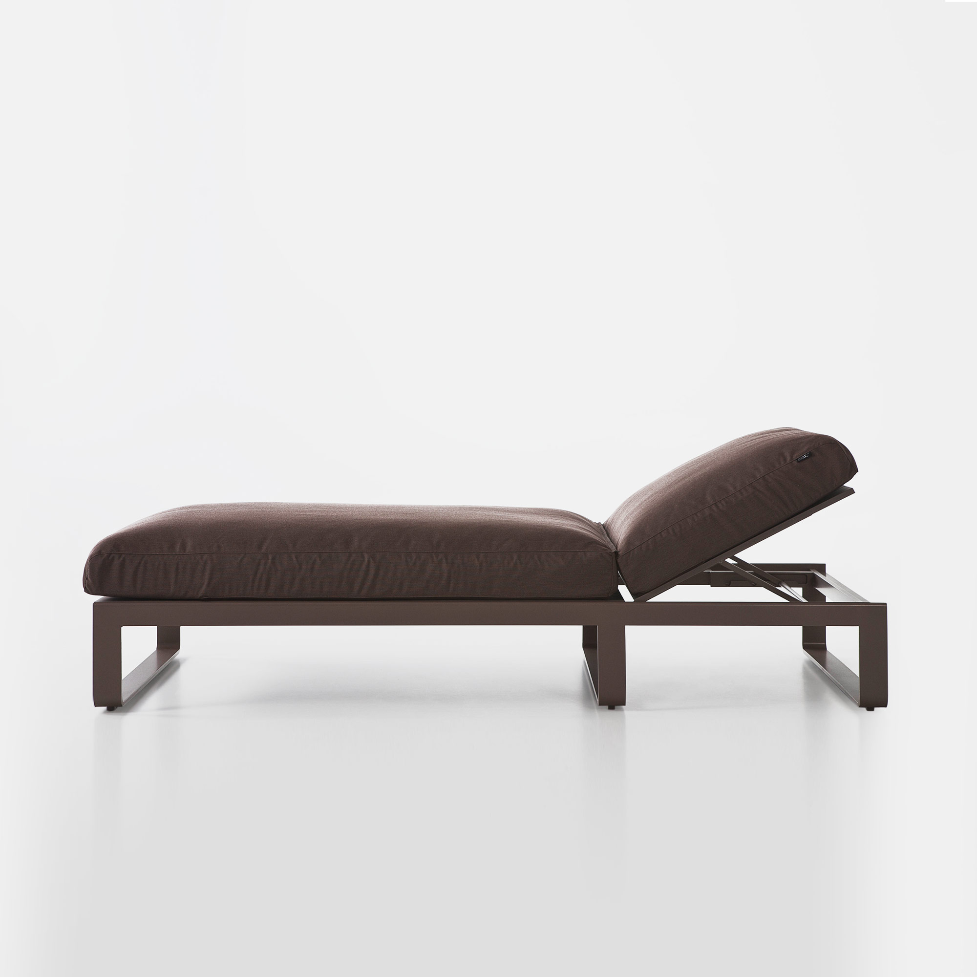 Flat Bed by Mario Ruiz for Gandia Blasco