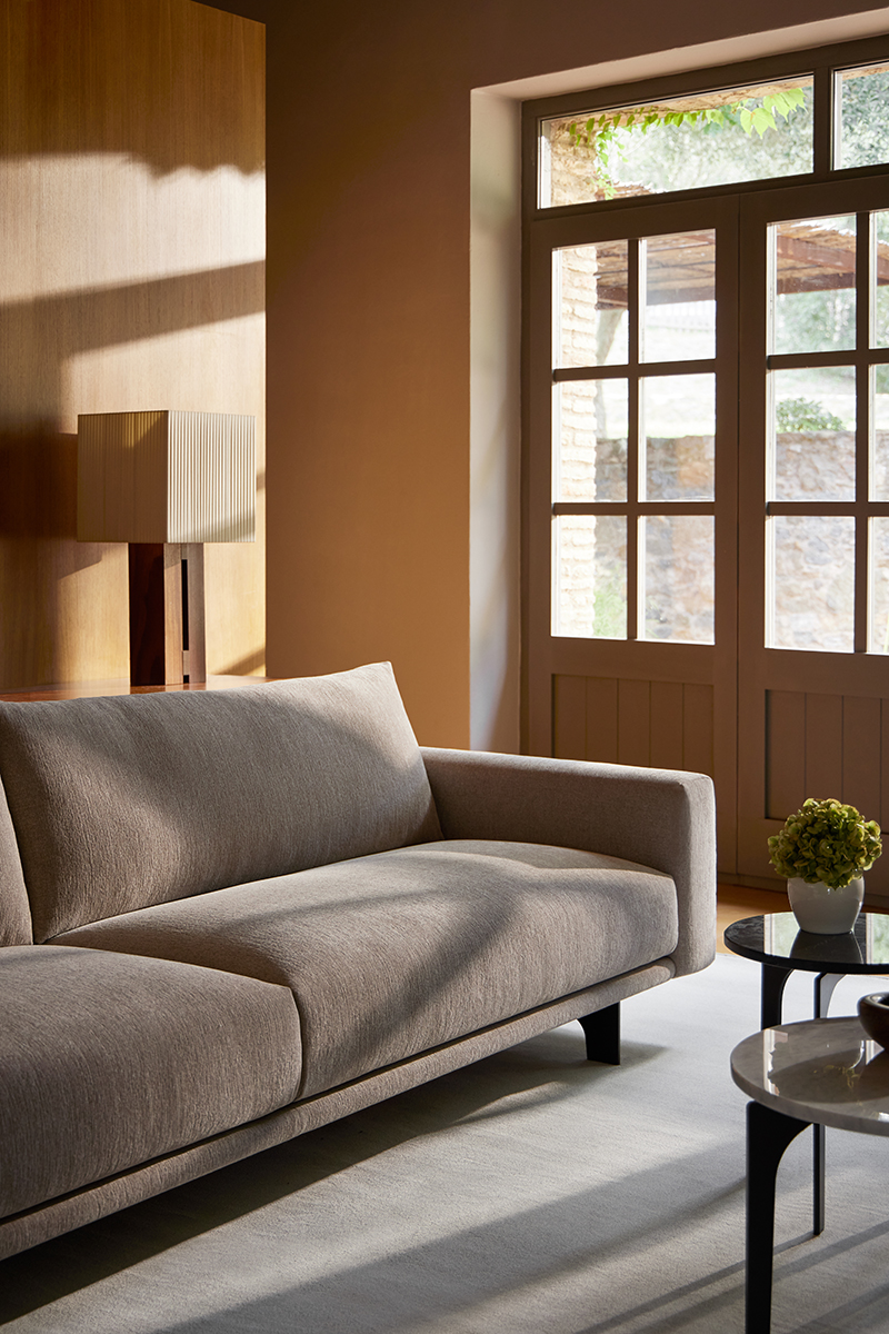 Front sofa elevated base by Mario Ruiz for Joquer