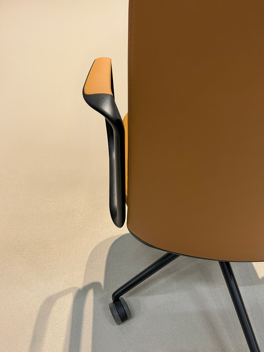 Zenpro executive armchairs by Spanish designer Mario Ruiz for Inclass