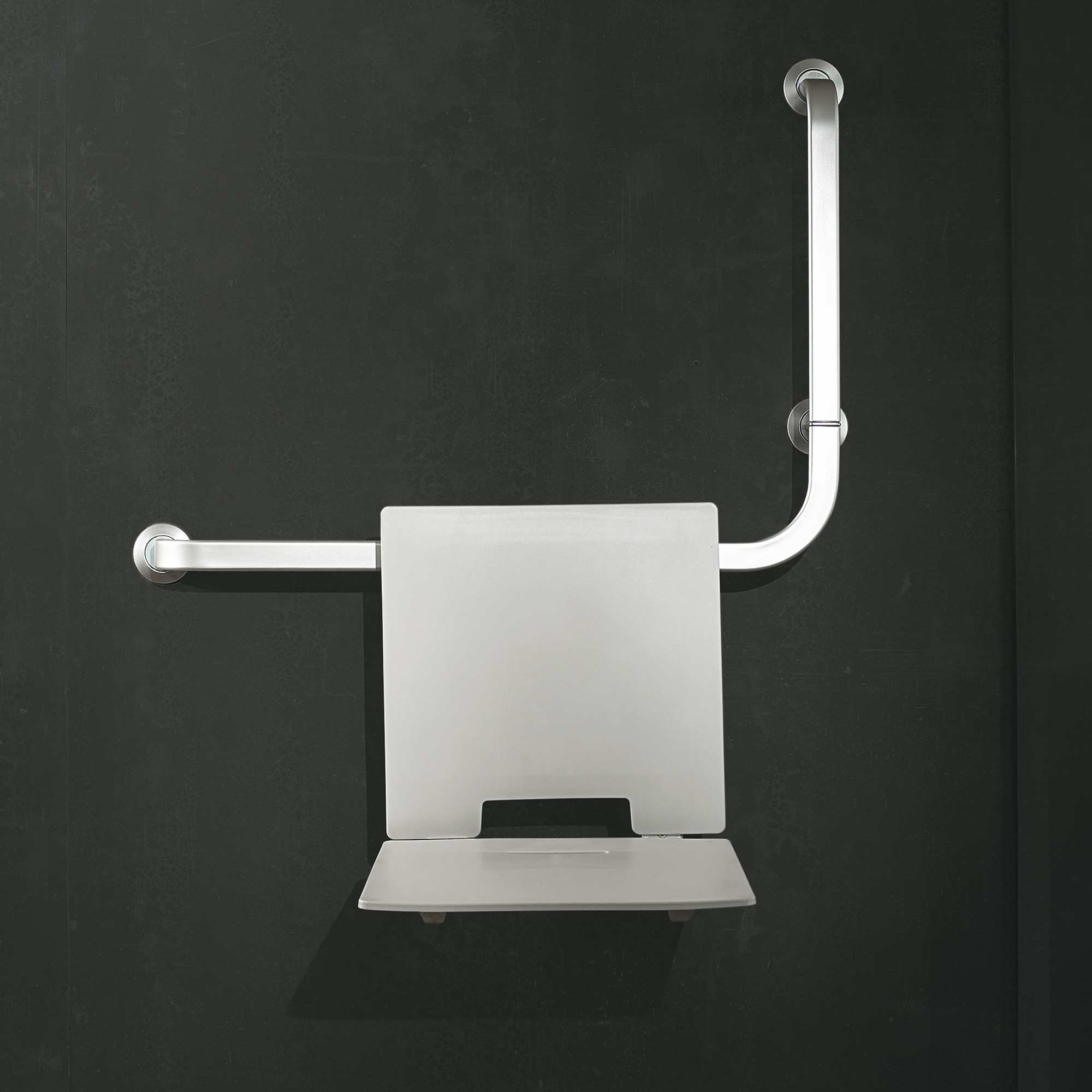 Solid Bathroom Accessories by Mario Ruiz for Estoli