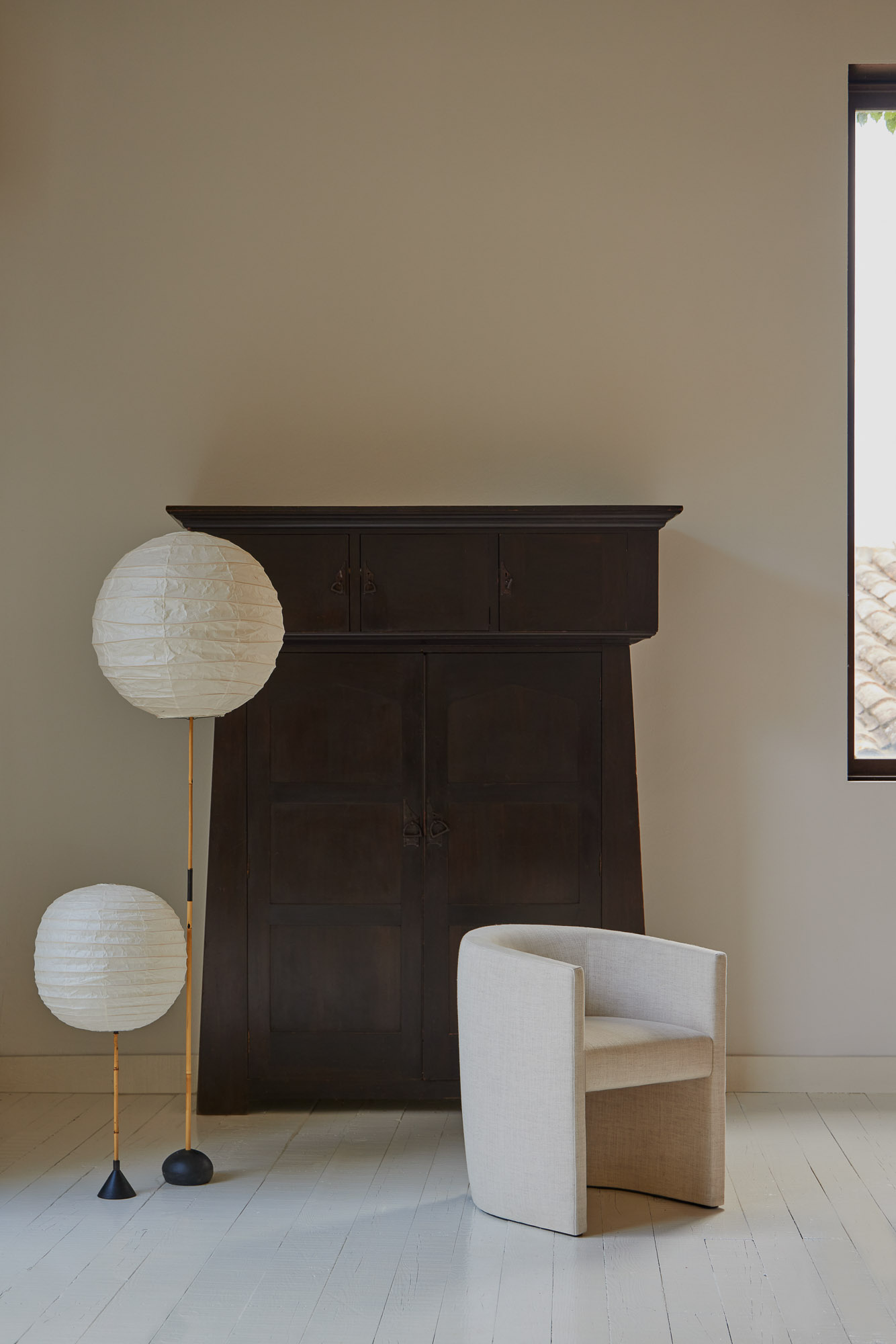 Flow dining chair designed by Mario Ruiz for Joquer