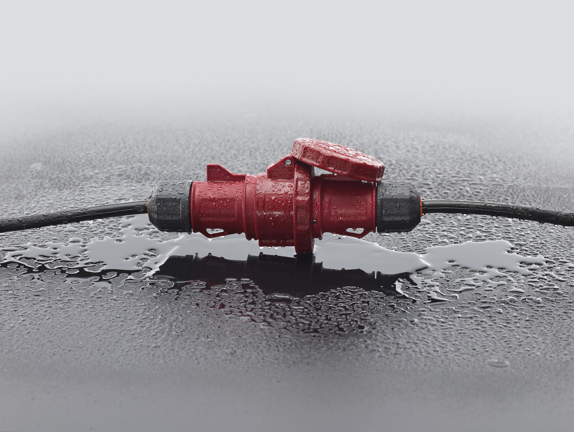 SpeedPro industrial plug and socket designed by Mario Ruiz for Famatel