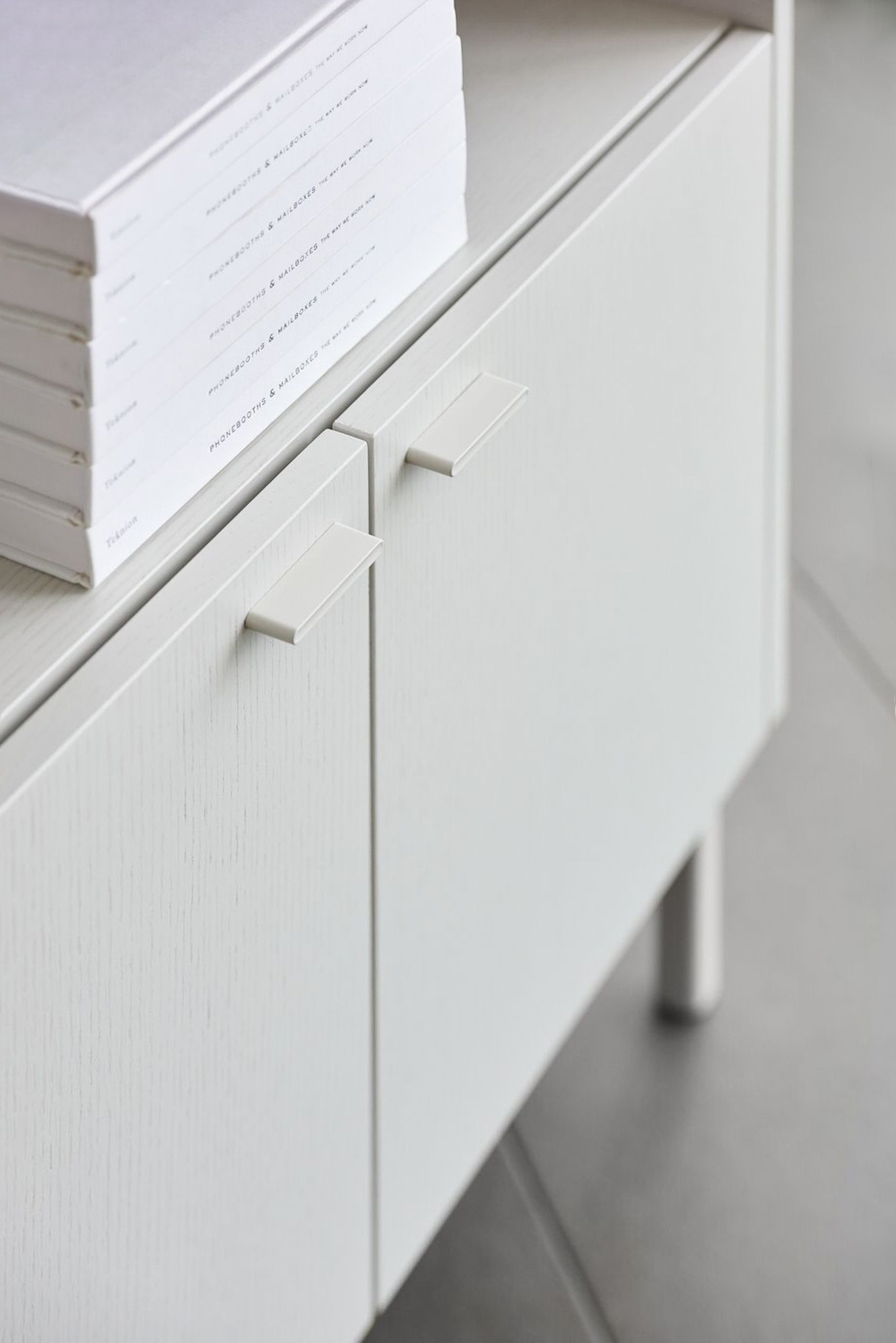 Emote cabinet, part of the privat office collection by Mario Ruiz for Teknion