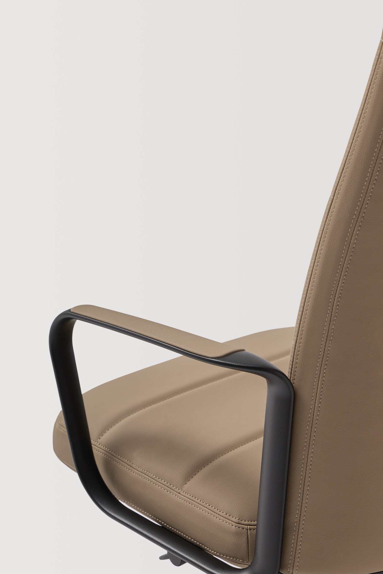 Zenpro, an executive armchair by Barcelona based designer Mario Ruiz for Inclass